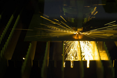 激光設備管理和植物制造金屬結(jié)構(gòu)